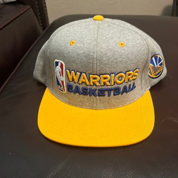 Unworn Mitchell and ness warriors snap back - Picture 1 of 3